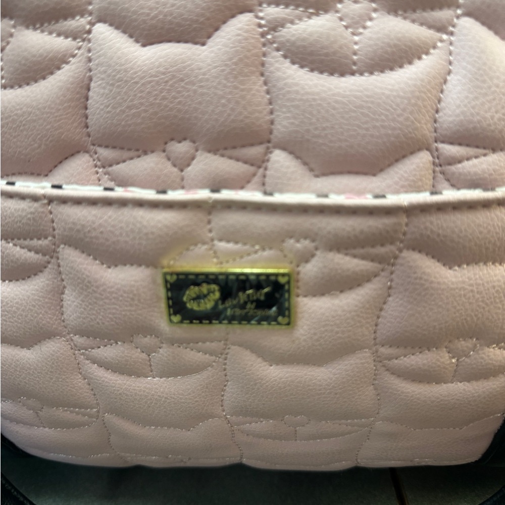 Betsey Johnson Quilted Cat Face Weekender or Duffle Bag - Picture 5 of 7